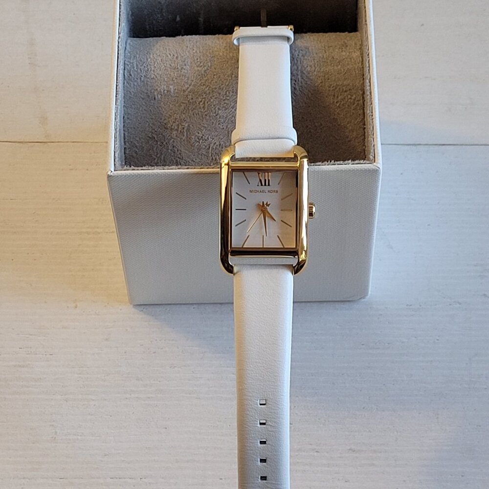$118 NWT MICHAEL MICHAEL KORS Gold-Tone White Leather Watch - Picture 6 of 6
